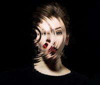 زیبایی مایه‌ی دردسر خانم‌‏های شاغل است